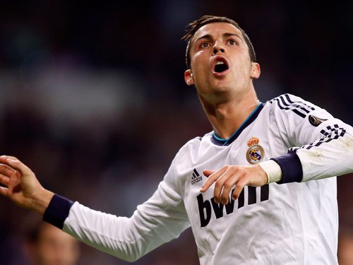 赛场气氛紧 赛场气氛紧